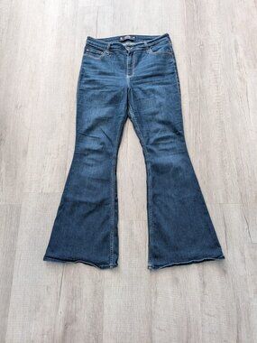 Hollister high rise vintage flare jeans 32"x30"